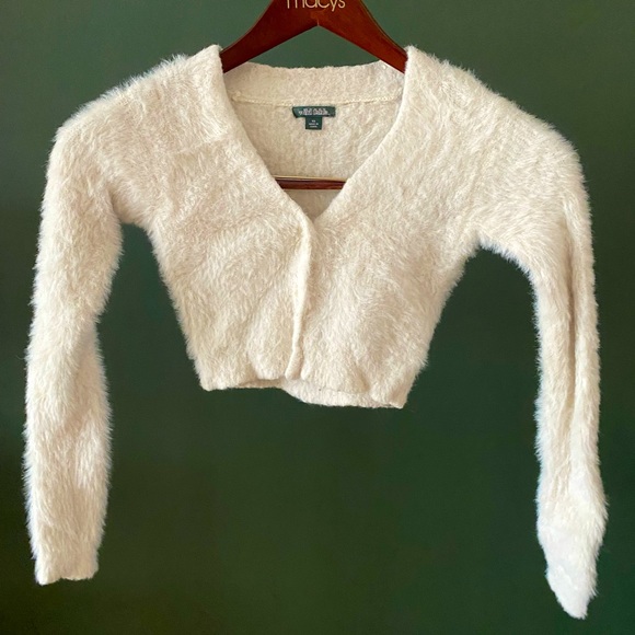 White fuzzy long sleeve crop top - Picture 2 of 3